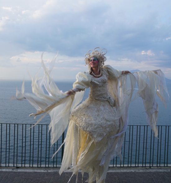 Walking Acts Phantasiekostüme auf Stelzen